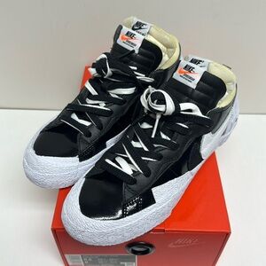 Lightly used - Nike Blazer Low/Sacai, Black/White, 6.5M/8W